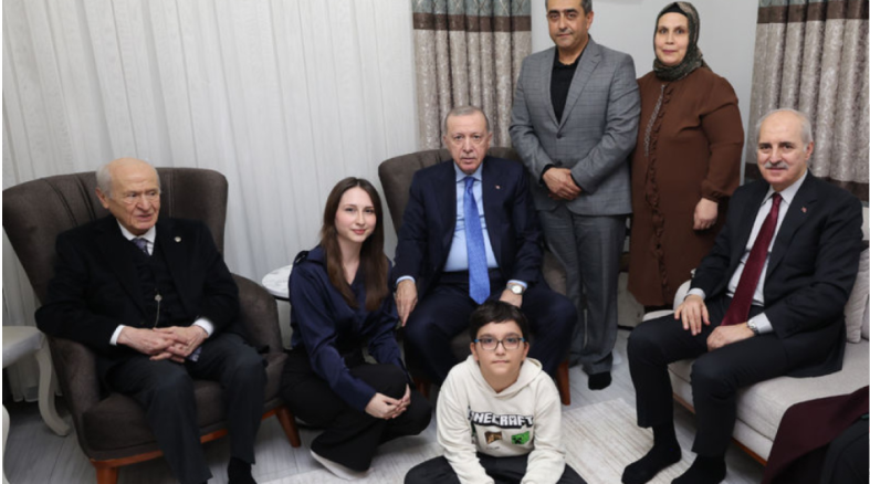 Cumhurbaşkanı Erdoğan’dan Depremzede Aileye Ziyaret