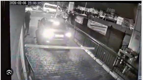 Küçükçekmece’de Sokak Ortasında Saldırı: Polis Memuru ve Eşi Darp Edildi