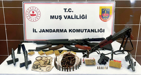 Muş’ta Eş Zamanlı Operasyon: Çok Sayıda Silah ve Mühimmat Ele Geçirildi