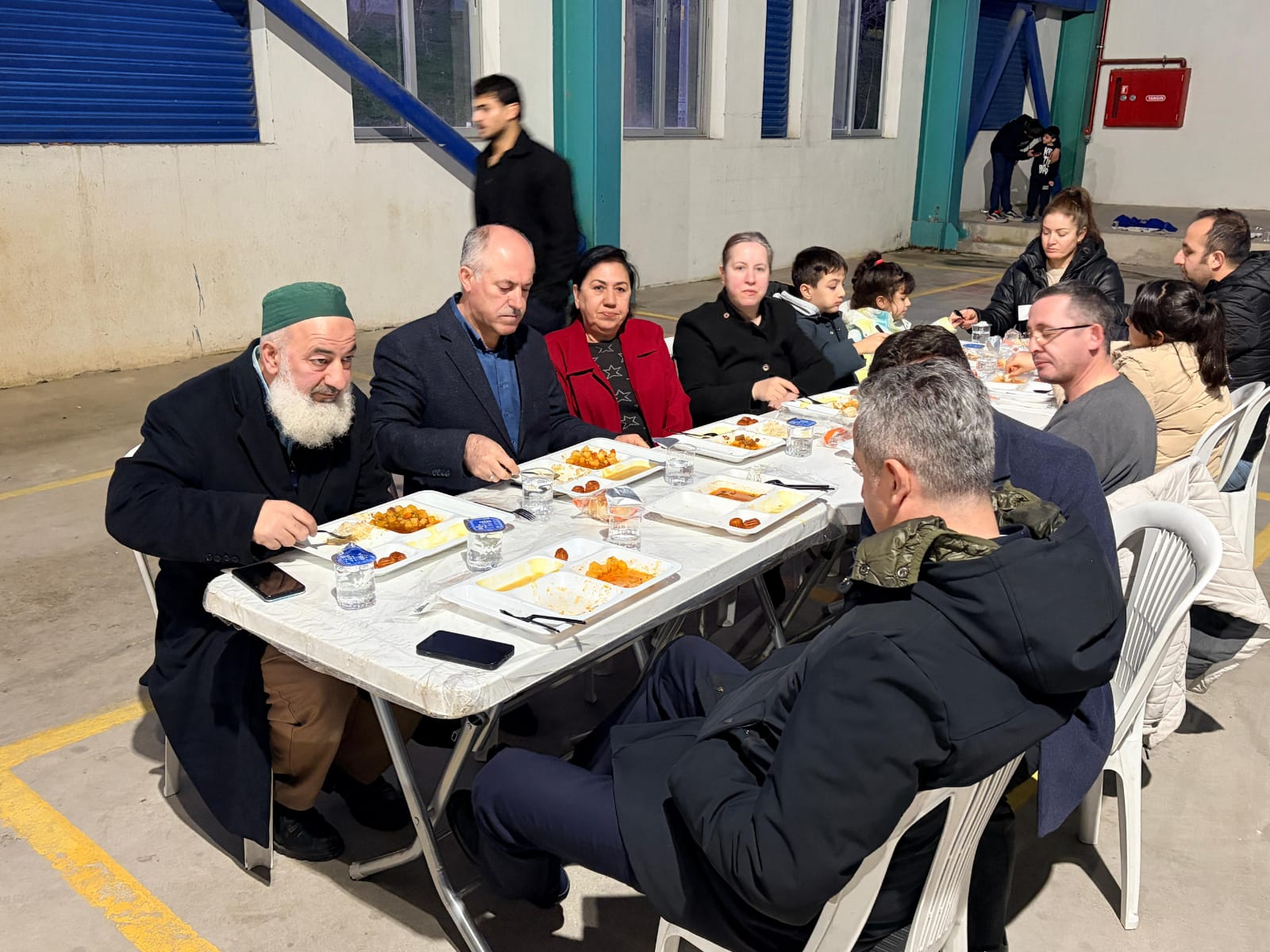 Yaşar Kemal Mahallesi PAZARYERİNDE GÖNÜLLER BİR OLDU