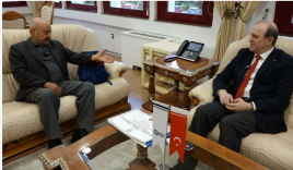 77 Yaşında Mezun Oldu, Rektörlükte Onur Konuğu Oldu