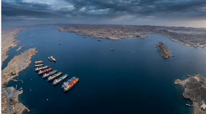 Hürmüz’de Kırılma Noktası: ABD Ablukayı Başlattı, İran’dan Sert Karşılık Uyarısı