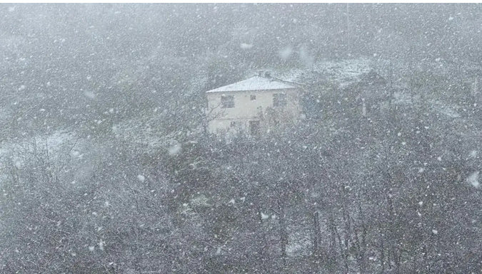 Trabzon’da Nisan Ortasında Kar Sürprizi: Zigana Beyaza Büründü