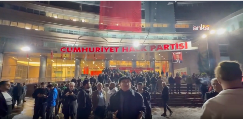 CHP Genel Merkezi’nde Tahliye Gerilimi