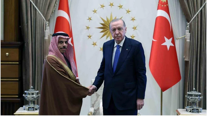 Erdoğan’dan Suudi Bakan ile Kapalı Toplantı